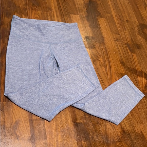 Lululemon leggings! Blue gray heather, size 4! - Picture 3 of 8